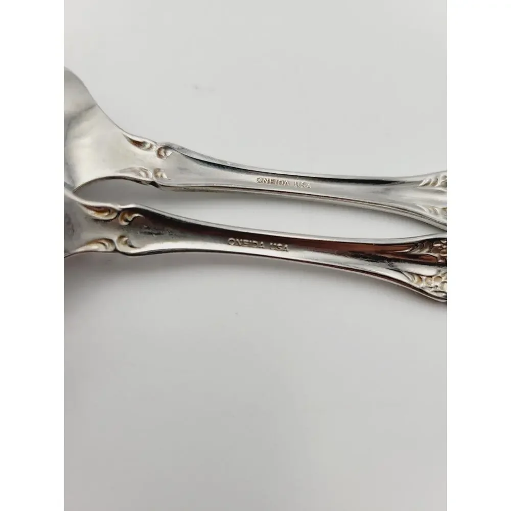 Oneida Pembrooke Renoir Set of 2 Teaspoons Spoons Stainless Flatware